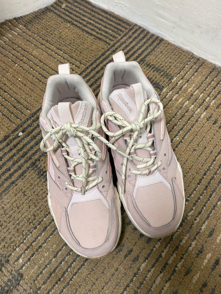 Reebok best sale blush sneakers