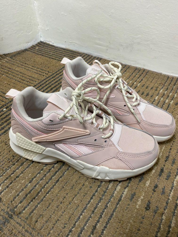 Reebok best sale blush sneakers