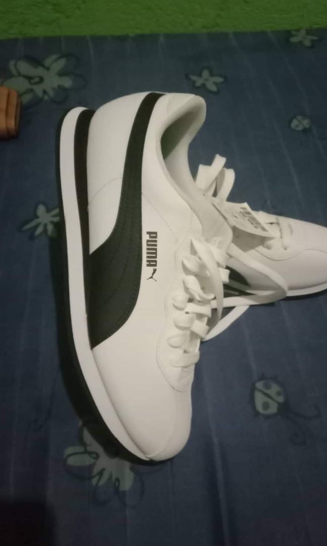 puma white shose