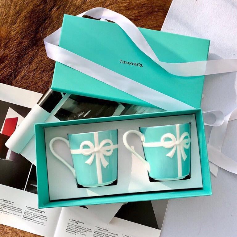 Tiffany & Co Mug Gift Set for Preorder (Category: Coffee & Tea Tableware) located in Malabon City. Submitted by designerarchives.ph (Listing ID 1071482919, Image 2). Description: - 15 days minimum eta - 50% downpayment required - Buyer will shoulder the shipping - No return, no refund Tags: Tiffany & Co Bracelet Tiffany & Co Necklace Tiffany & Co Cup Tiffany and Co Gift Tiffany and Co Bracelet Tiffany and Co Necklace Tiffany and Co Ring Hermes Te