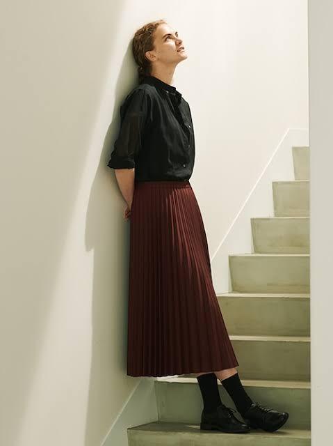 Uniqlo best sale maroon skirt
