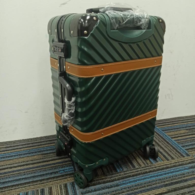 UNITRAVEL Suitcase Vintage Hardshell 40 Liters 4 Wheels Black TSA