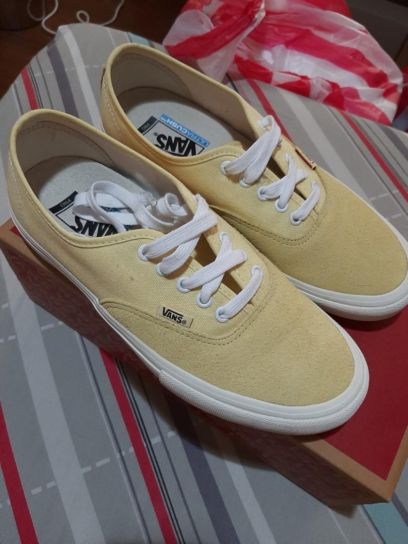Vans authentic pro shoes, size US 9 men's, banana/yellow, with original box, Men's Fashion, Footwear, Sneakers on Carousell