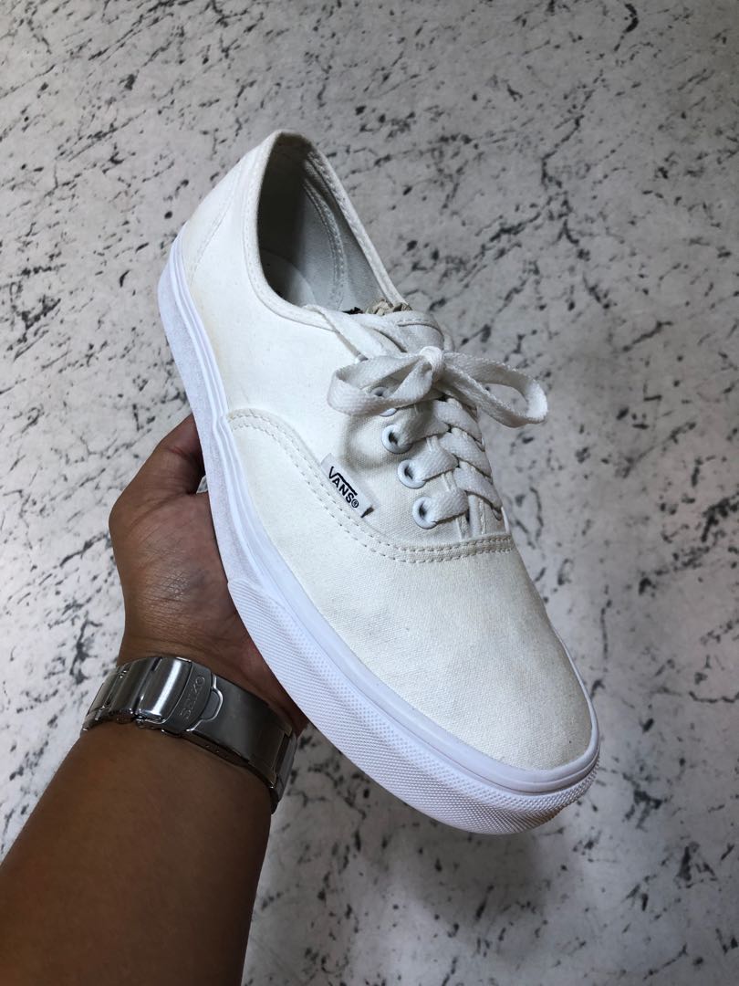 Triple white online vans