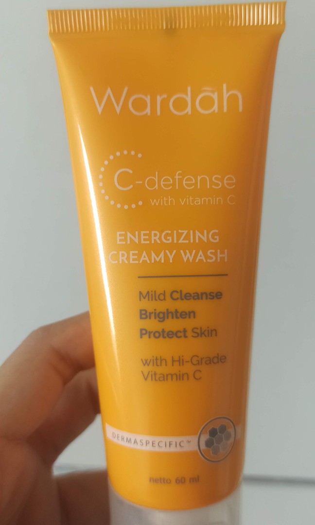 Wardah c defense face shop wash