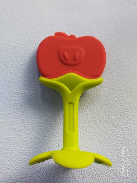 Baby Molar Stick Apple/Pig Silicone Chewing Stick Teether (Item Code 282 283) (Category: Weaning & Toddler Feeding) located in Marikina City. Submitted by skowshop (Listing ID 1071518215, Image 2). Description: About this item: New and High Quality. Light and portable. Comfortable to use. Durable and practical. Ergonomic design, food grade silicone, safety and environmental protection. Specification: Material: Silicon. #teether #molarstick #chewi