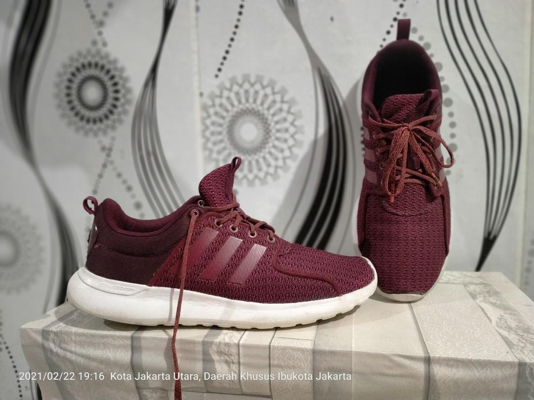 Adidas lite racer maroon, Fesyen Pria 