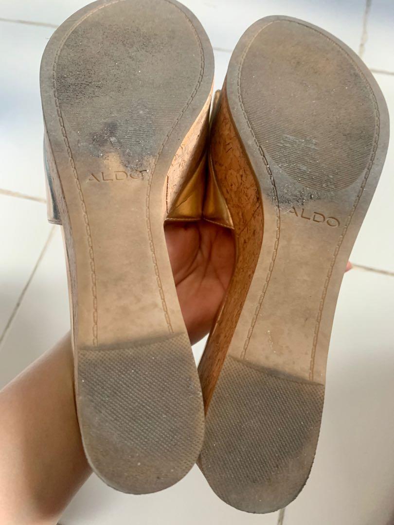 Aldo wedge (Category: Heels) located in Quezon City. Submitted by Kateee09 (Listing ID 1071564161, Image 3). Description: Twice lng nagamit almost new pa.