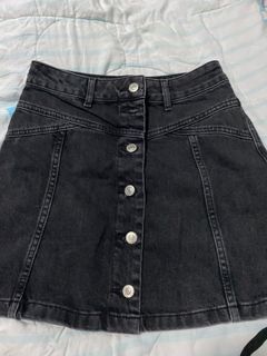 (Category: ) located in . Submitted by holdmybear (Listing ID 1071688086, Image 1). Description: .