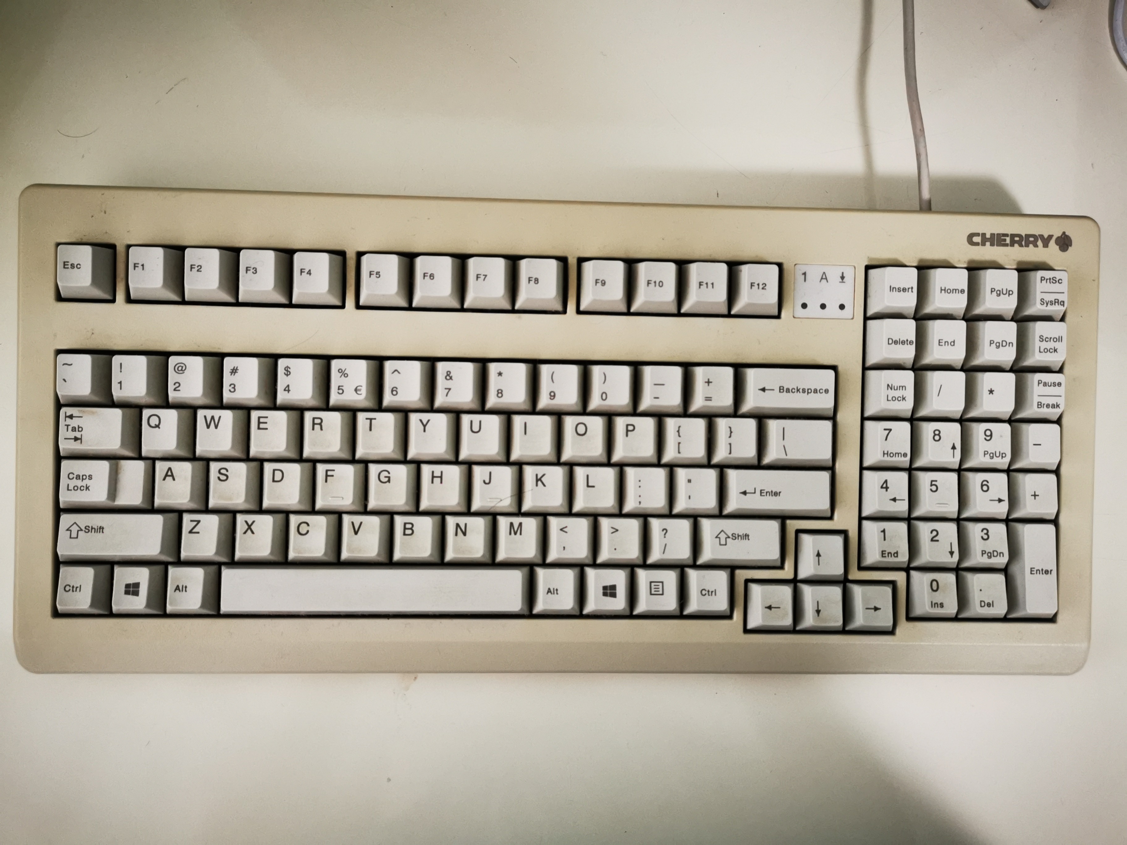 CHERRY MX1800 (機械式PCキーボード)