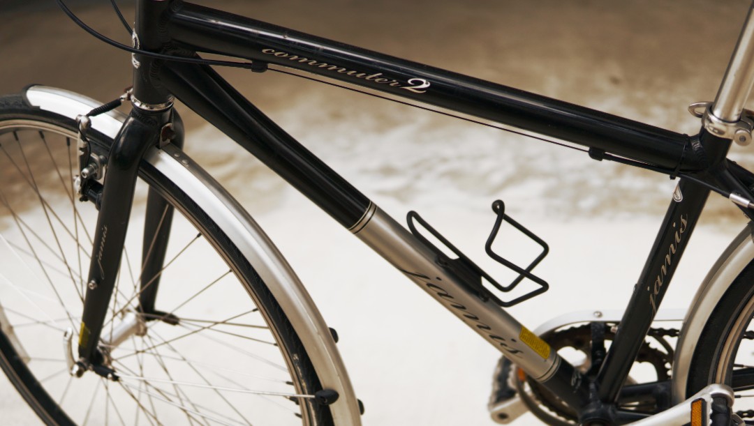 City Bike Jamis Commuter 2 Sports Equipment Bicycles Parts