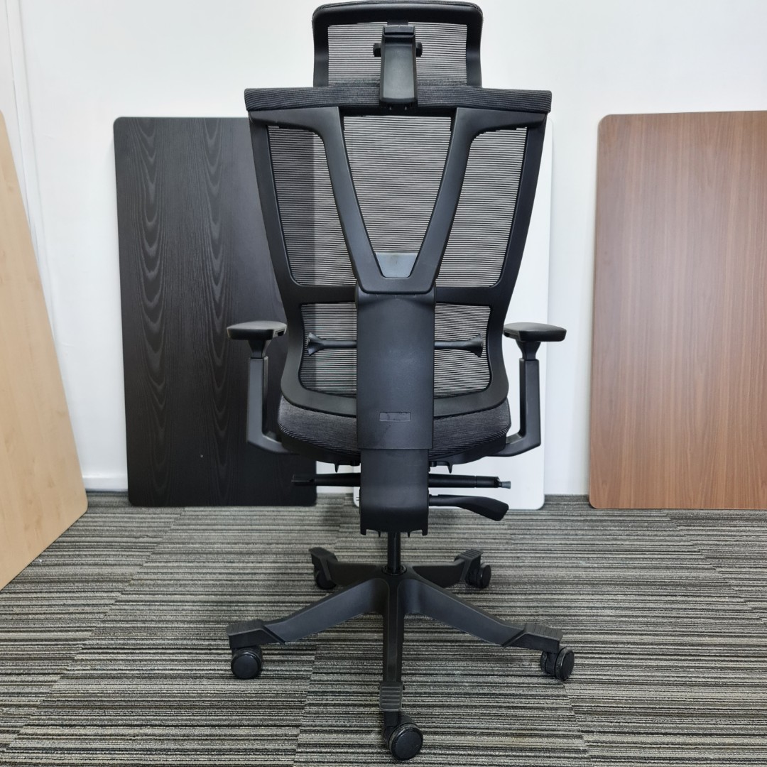 https://media.karousell.com/media/photos/products/2021/2/25/ergonomic_chair_1614227631_fb37a422.jpg