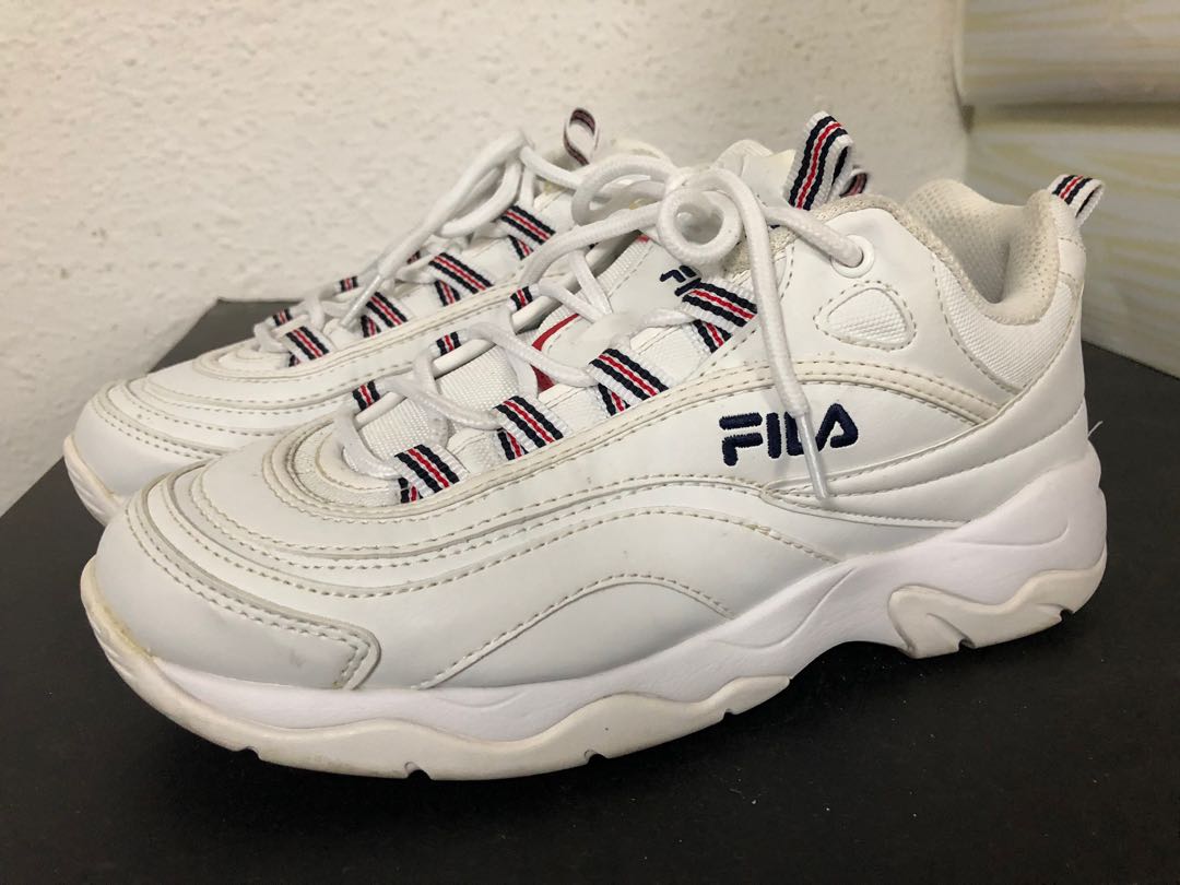 White trainers womens best sale fila