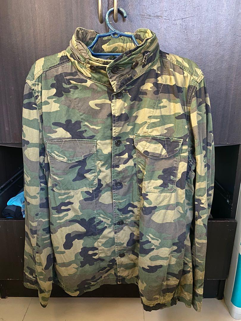 Gap camo jacket parka Men s Fashion Coats Jackets and Outerwear on Carousell