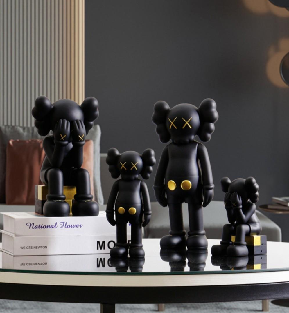 KAWS × Medicom Toy Family BLACK