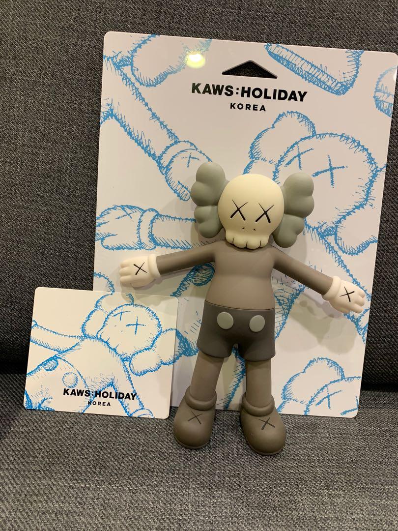 KAWS：HOLIDAY フィギュア KOREA