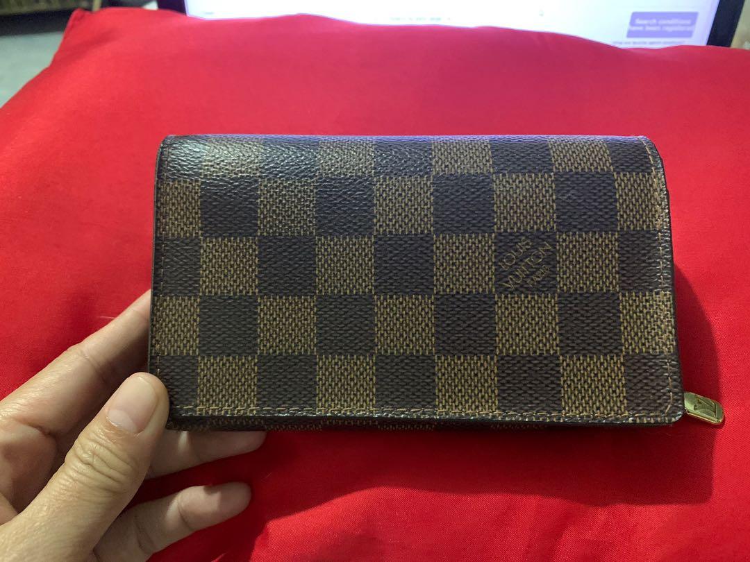ORIGINAL LV TRESOR WALLET (Category: Luxury Bags & Wallets) located in Manila. Submitted by raila.bags (Listing ID 1071639907, Image 1). Description: original lv tresor wallet.