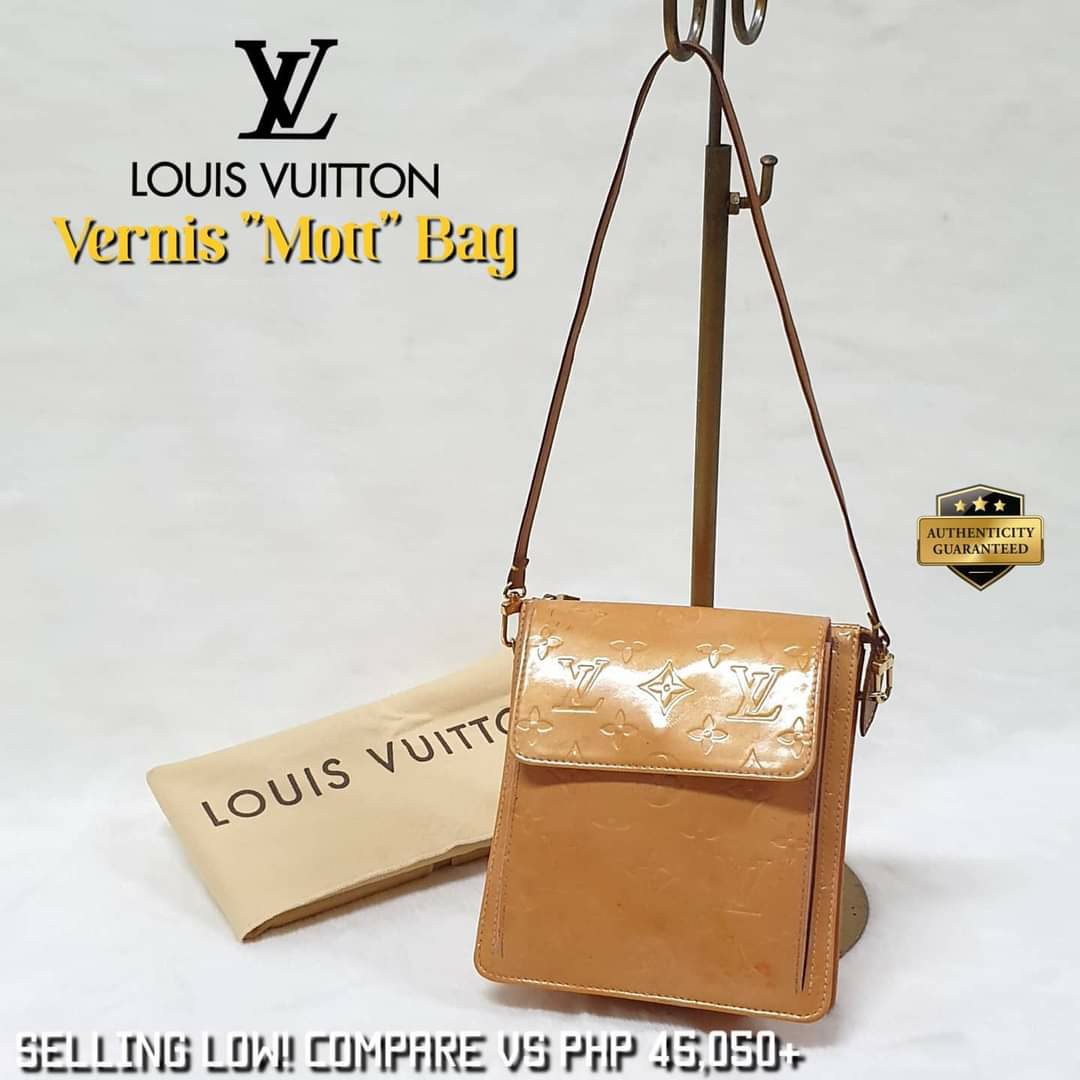 Authentic Louis Vuitton Vernis Motto Patent Leather Shoulder Crossbody  #20667