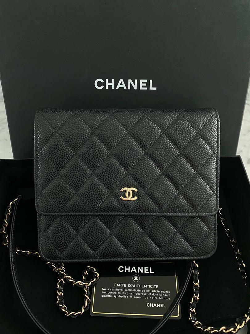 ❗SALE!!! AUTH. CHANEL CAVIAR SQUARE WOC GHW