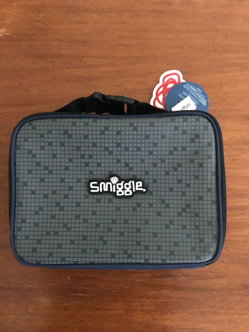 Smiggle insulated lunch box, Babies 