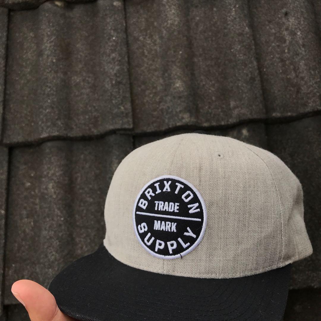 Snapback Brixton Supply, Fesyen Pria 