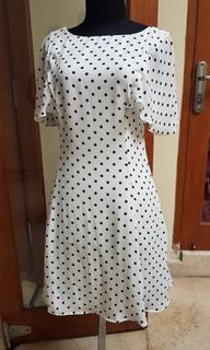 (Kategori: ) berada di . Dikirim oleh whitehouse_preloved (ID iklan 1071579815, Gambar 1). Deskripsi: .