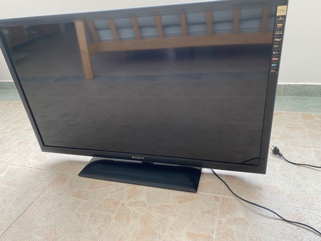 ⚠️ Sony Bravia EX65 40” TV, TV & Home Appliances, TV & Entertainment