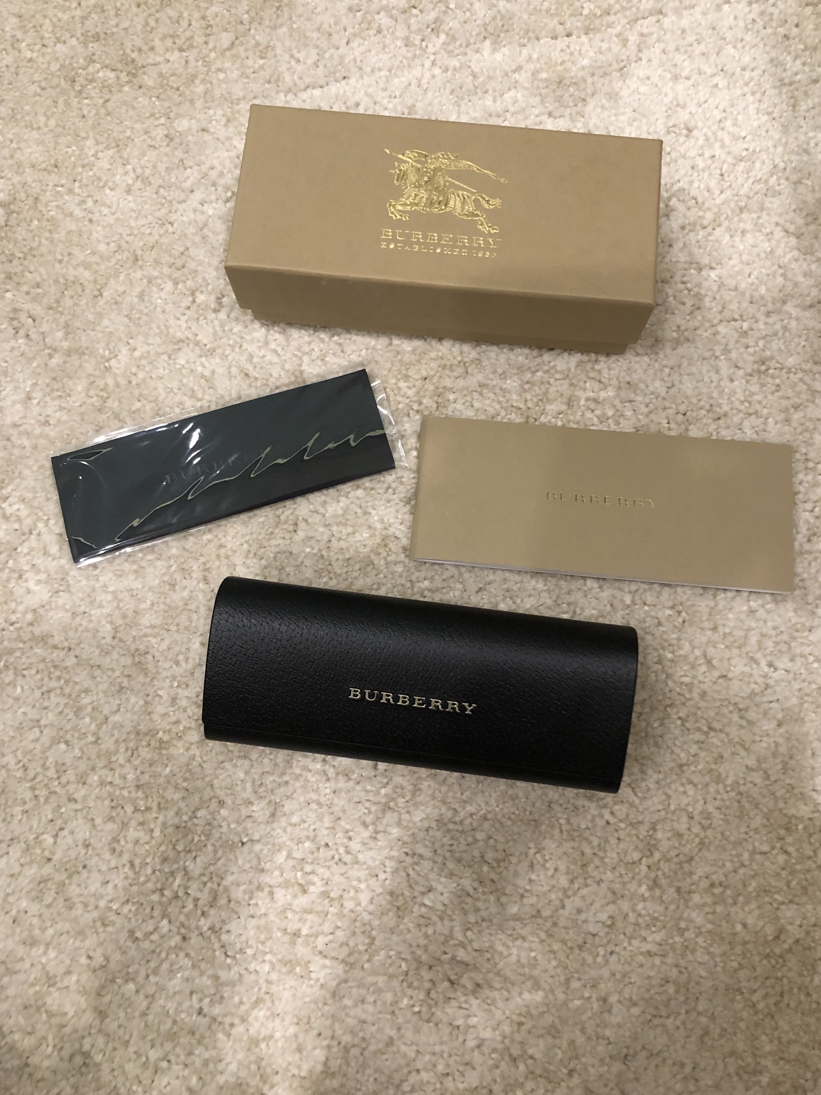 Burberry online sunglasses box