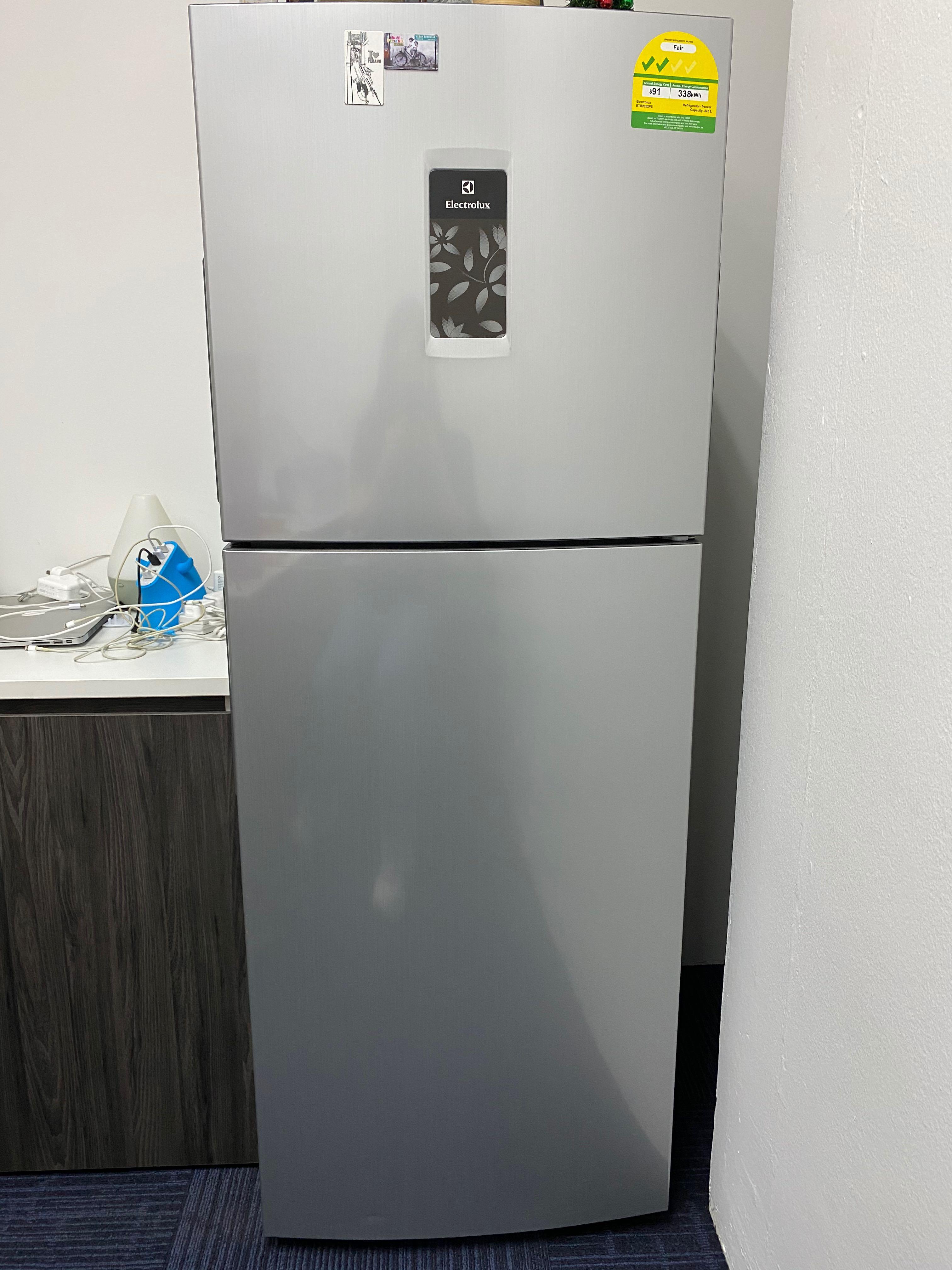 Cash & Carry Electrolux Fridge 225L, TV & Home Appliances, Kitchen