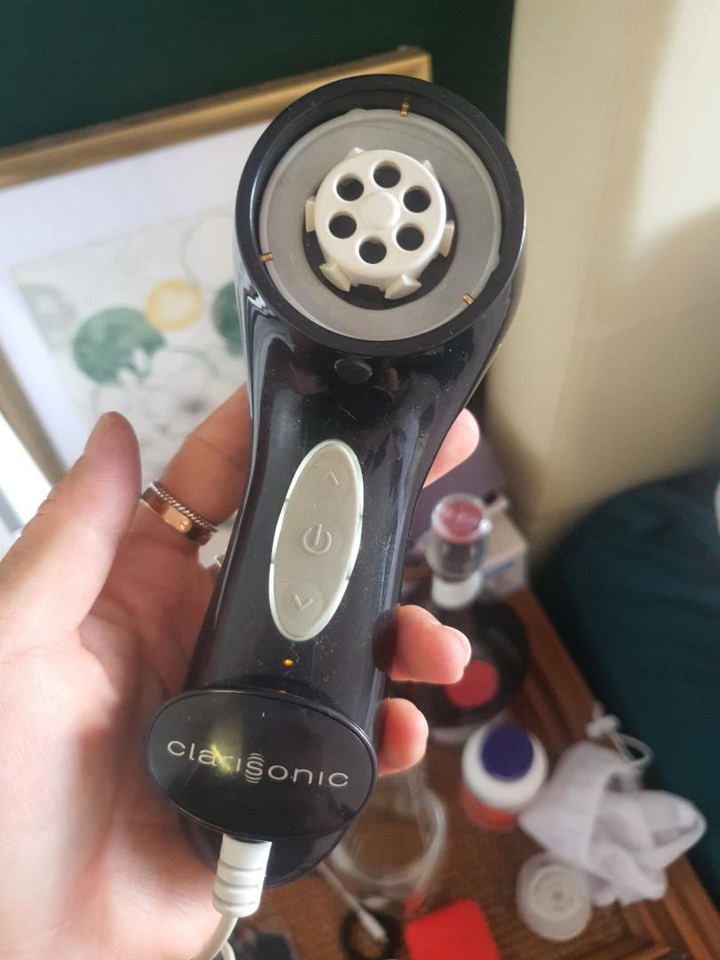 Clarisonic Mia 2 and charger Beauty Personal Care Face Face