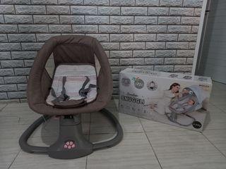 Cocolatte snuggli swing / ayunan bayi elektrik
