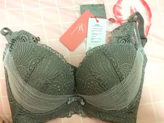 （分類：）位於 。 由 k02yyyy 提交（商品編號 1071799795，圖片 1）。簡介： 。