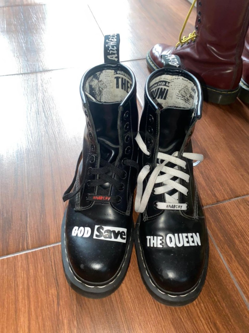 Dr. Martens 1460 Sex Pistols Fesyen Pria Sepatu Sepatu Boot di
