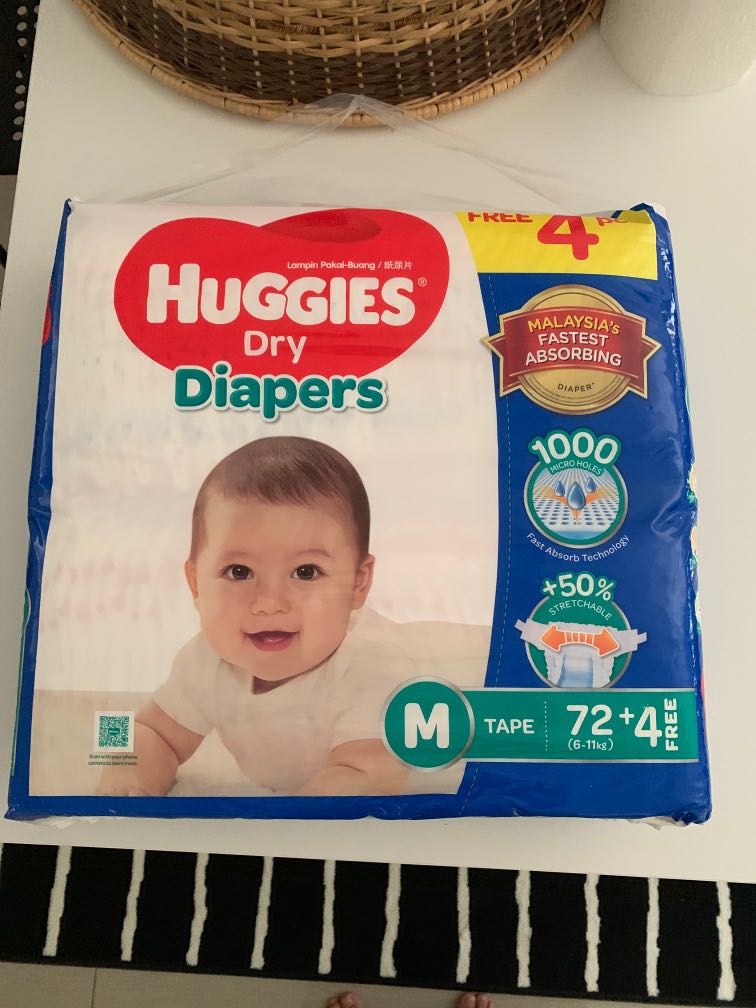 Huggies Dry Diapers Tape M size Babies Kids Bathing