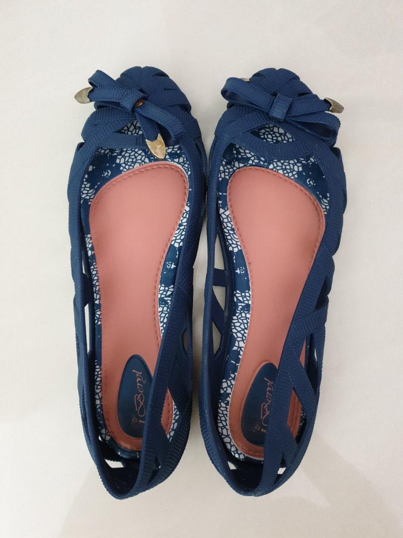 navy jelly shoes