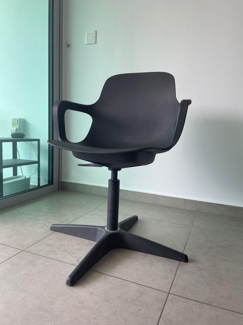Odger swivel shop chair review