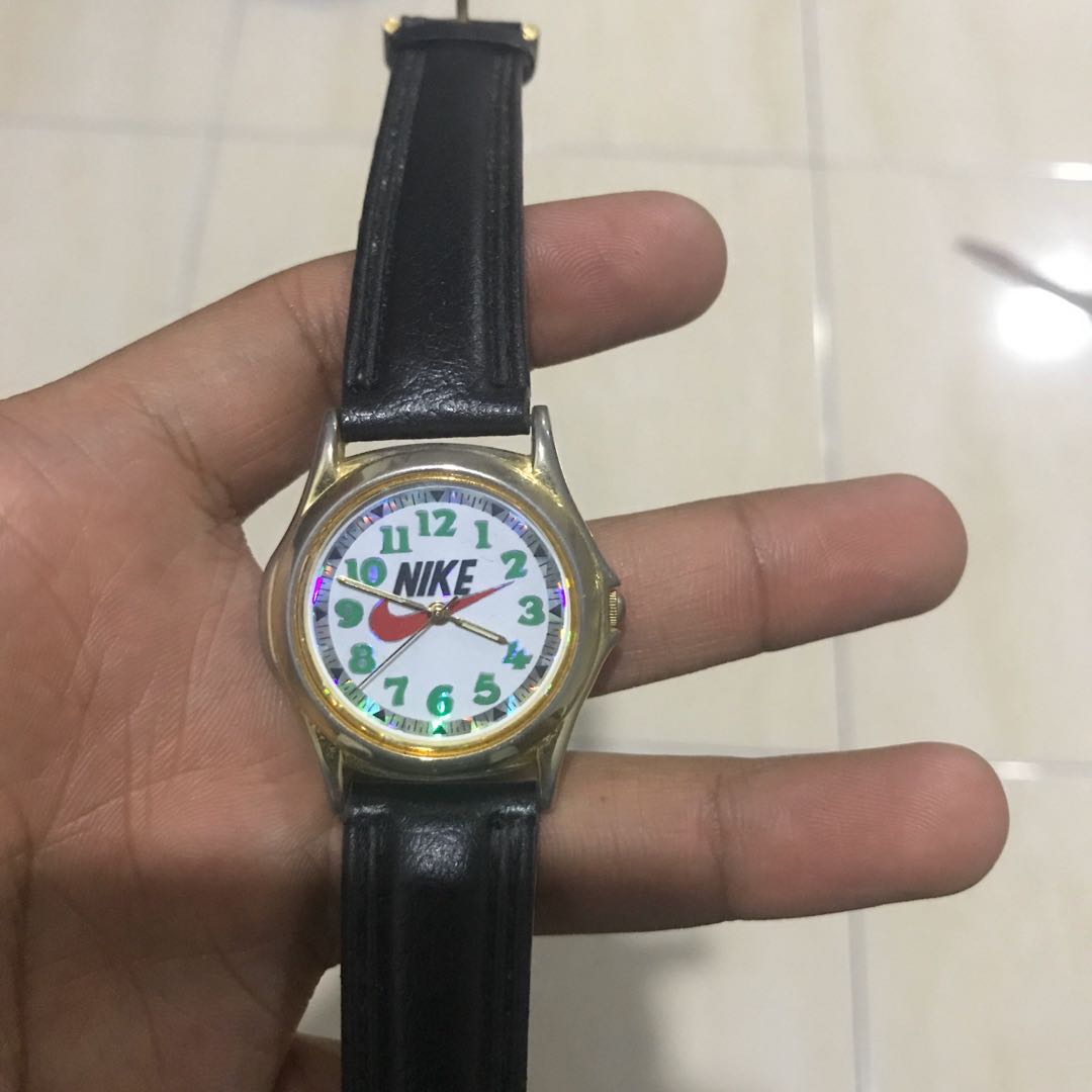 Nike vintage outlet watch