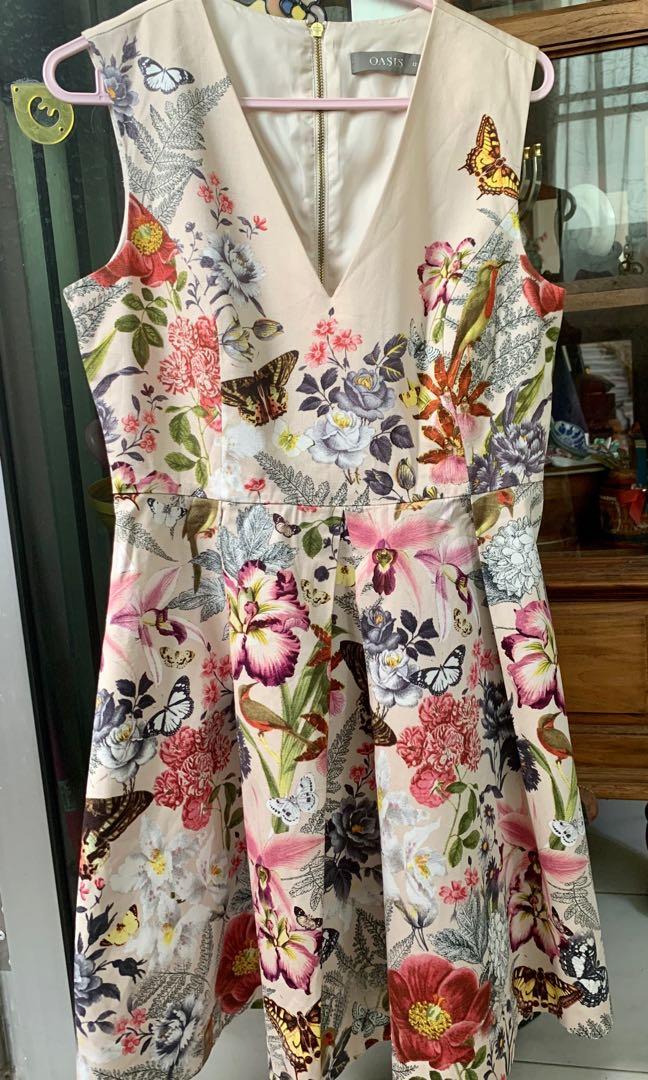 Oasis butterfly top dress