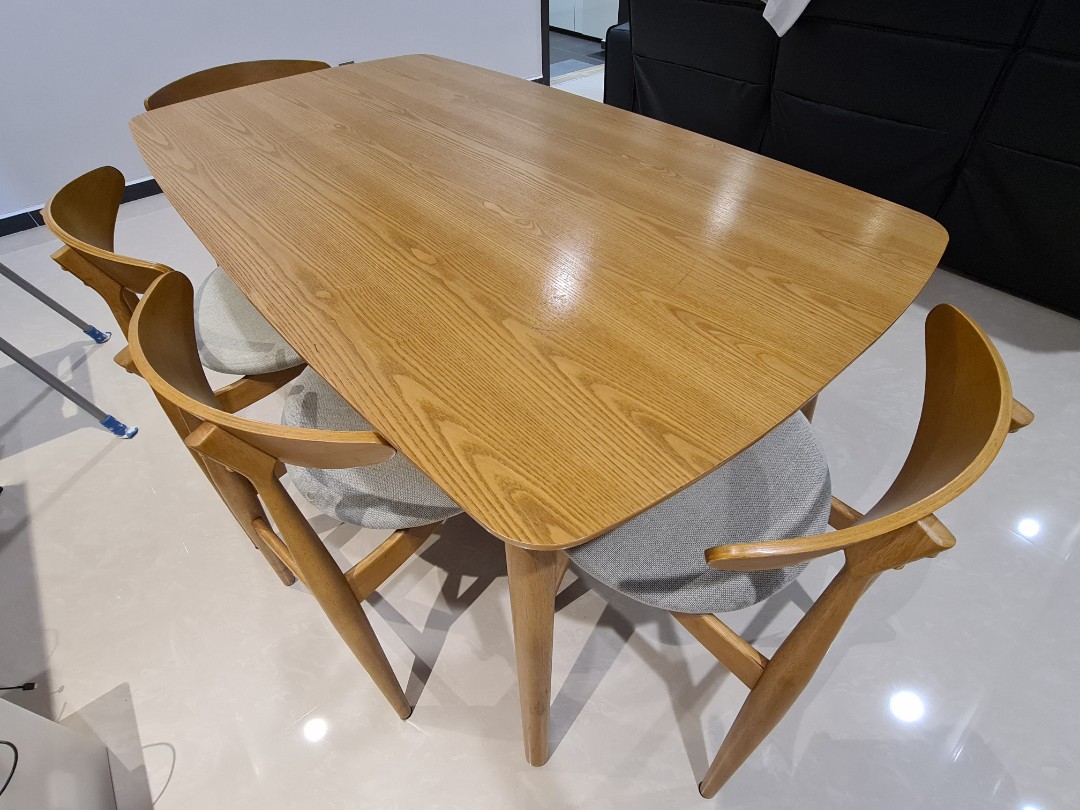 *Final price* Picket & rail dining table and chairs (Good condition