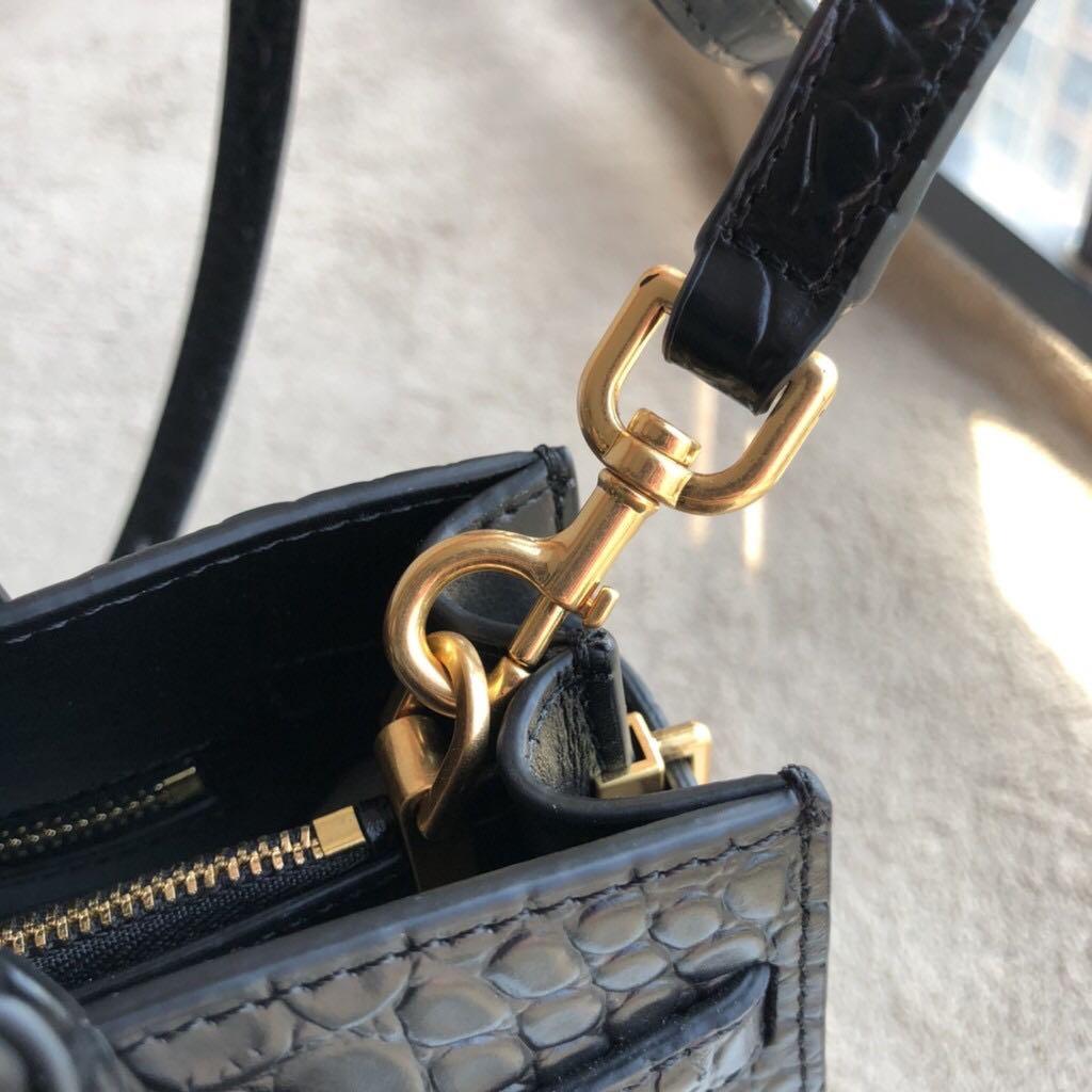 SALE READY‼️ original authentic tory burch walker embossed small