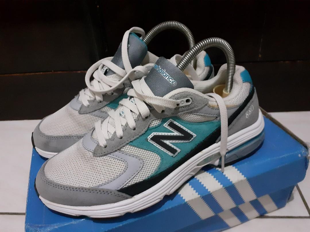 Harga sepatu new arrivals new balance revlite