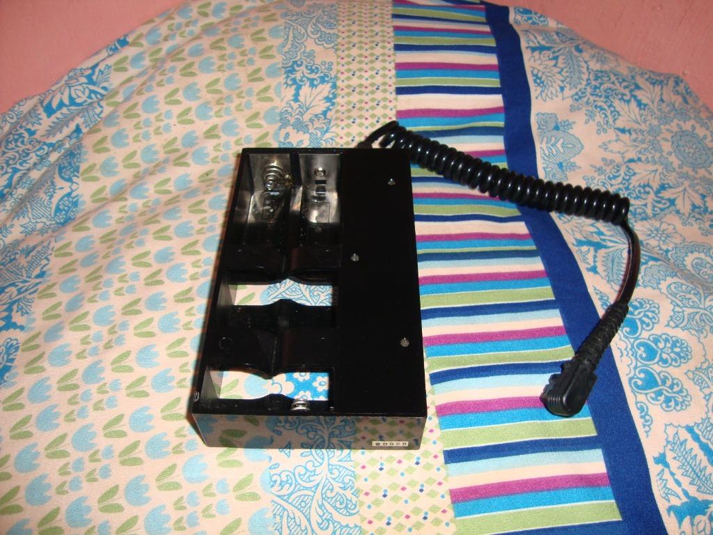 Sunpak TR-PAK II (Category: Flashes) located in Manila. Submitted by parokya_ni_edgar (Listing ID 1071814472, Image 2). Description: Appearance: Excellent. Looks New and no Scratch,good condition no issue Case.