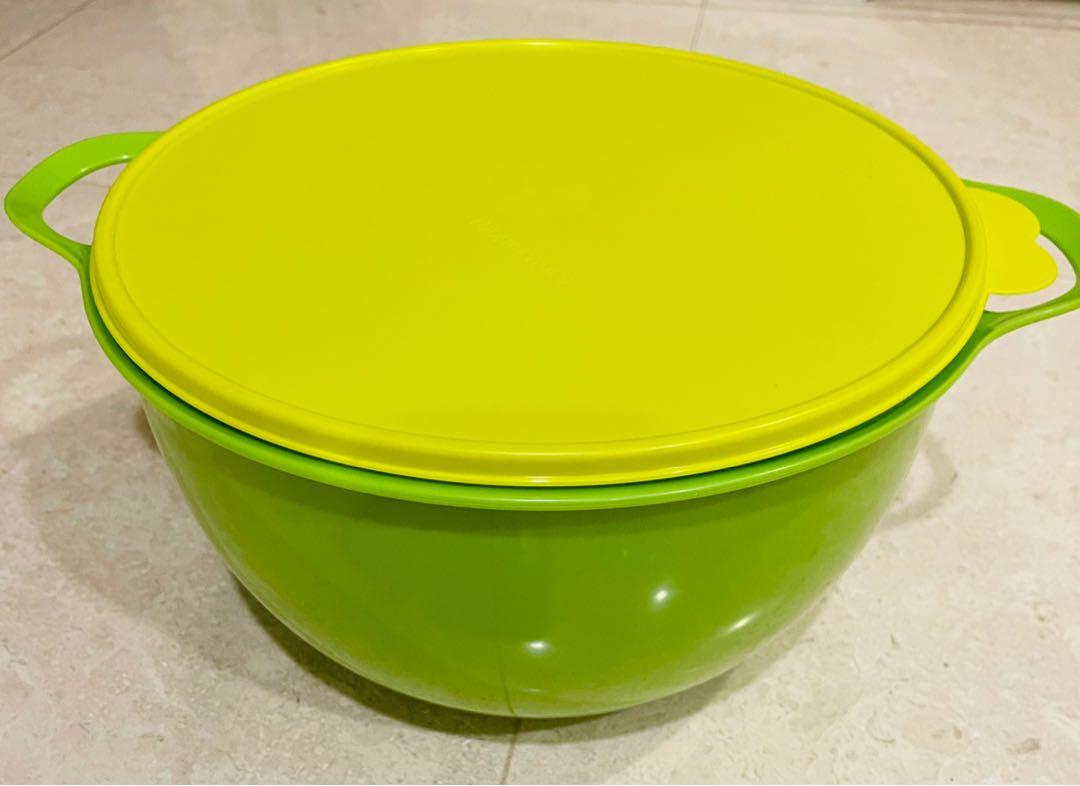 Tupperware Jumbo mixing bowl 10 litre, Everything Else on Carousell