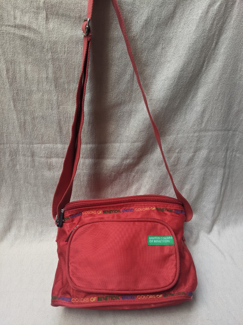 Benetton sling bag 2025