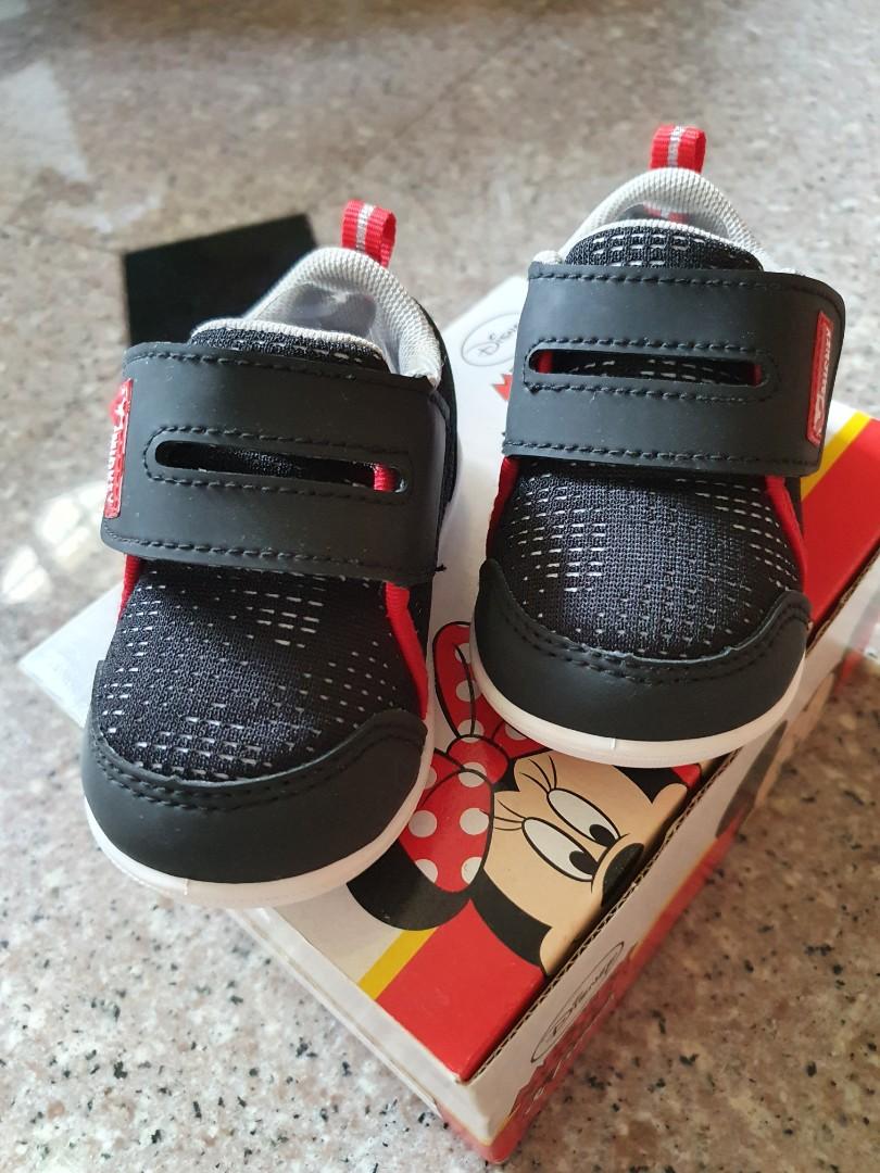 Shoes for a 9 month best sale old baby