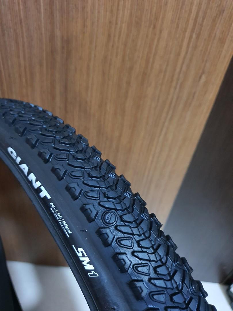 26 x 1.95 Giant SM1 Tyres - Tires for 