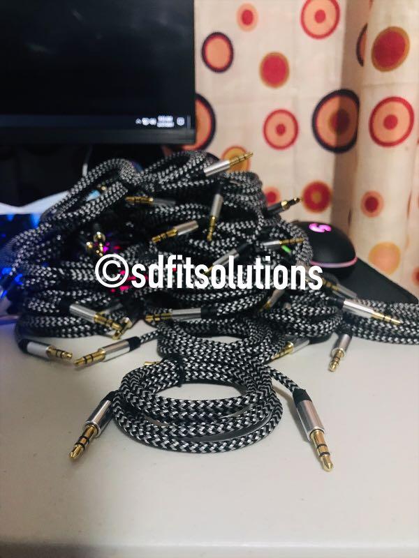 AUX Cable 3.5mm (Category: Cables & Adaptors) located in Manila. Submitted by sdfsolutions (Listing ID 1071915467, Image 3). Description: AUX cable 3.5mm Heavy duty.