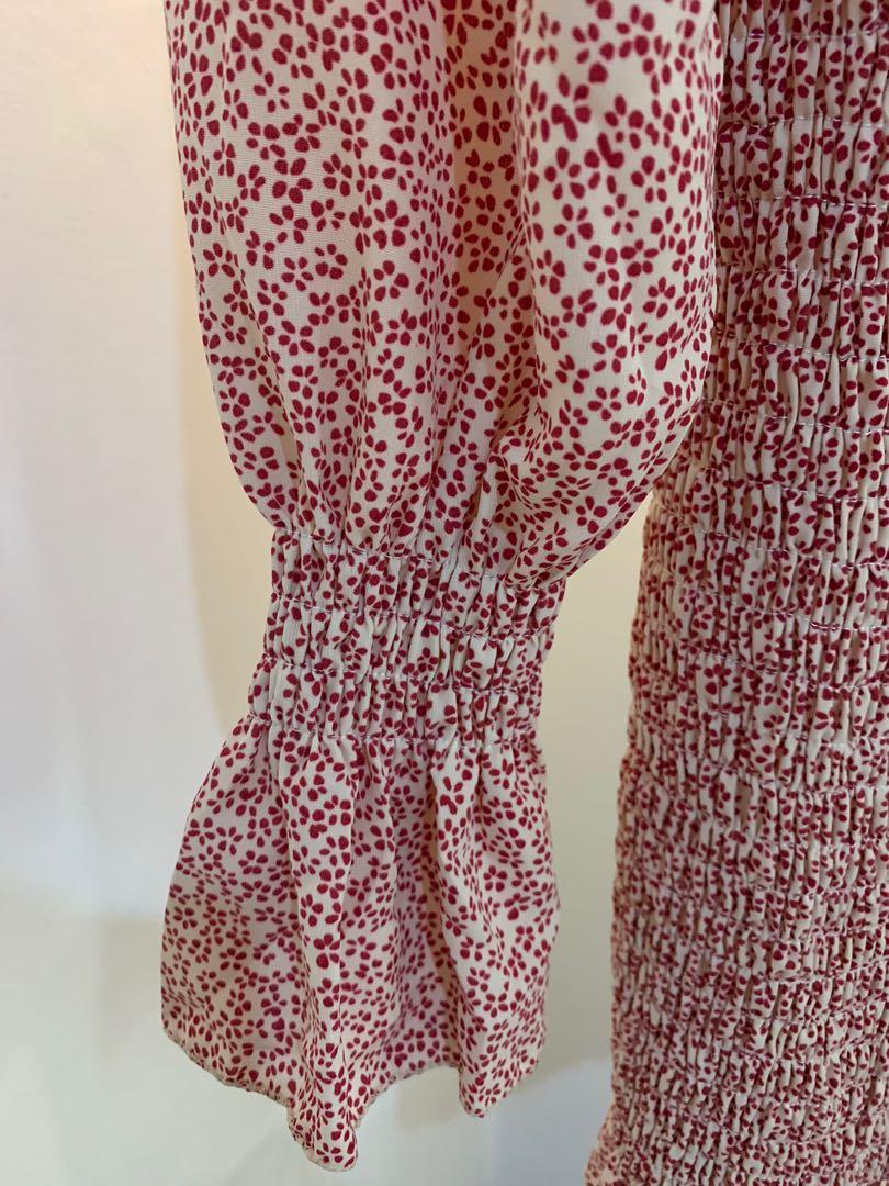 Floral Smocked Dress (Category: Dresses) located in Quezon City. Submitted by crisyyyy (Listing ID 1071919638, Image 2). Description: RFS: Doesn’t fit me.