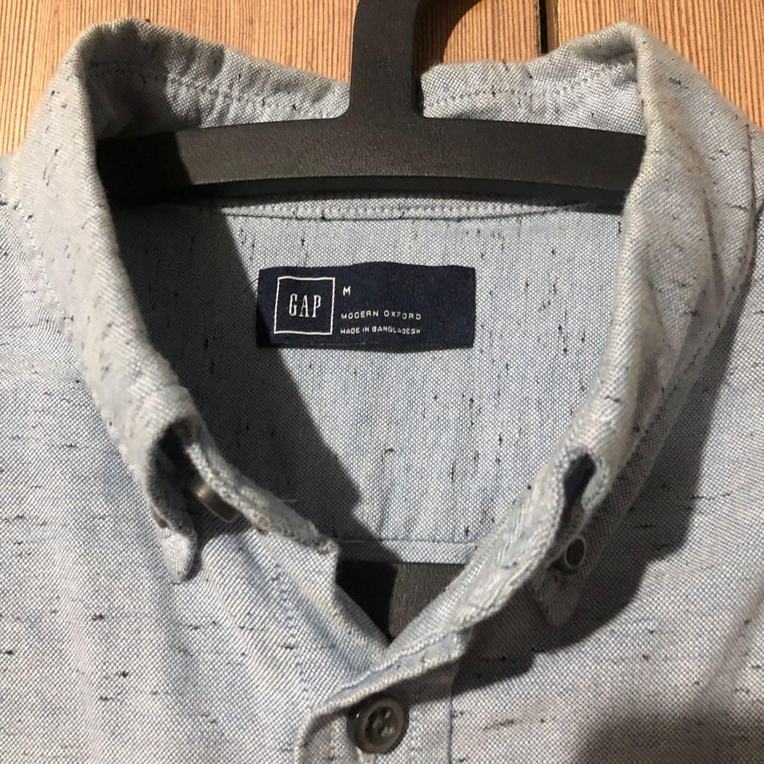 GAP Modern Oxford polo shirt medium (Category: Tshirts & Polo Shirts ) located in Mandaluyong City. Submitted by elmeramel (Listing ID 1071936170, Image 1). Description: Size: Medium *rarely used Rfs: decluttering Payment via BDO Deposit, GCASH, or Grab/Lalamove purchase service.