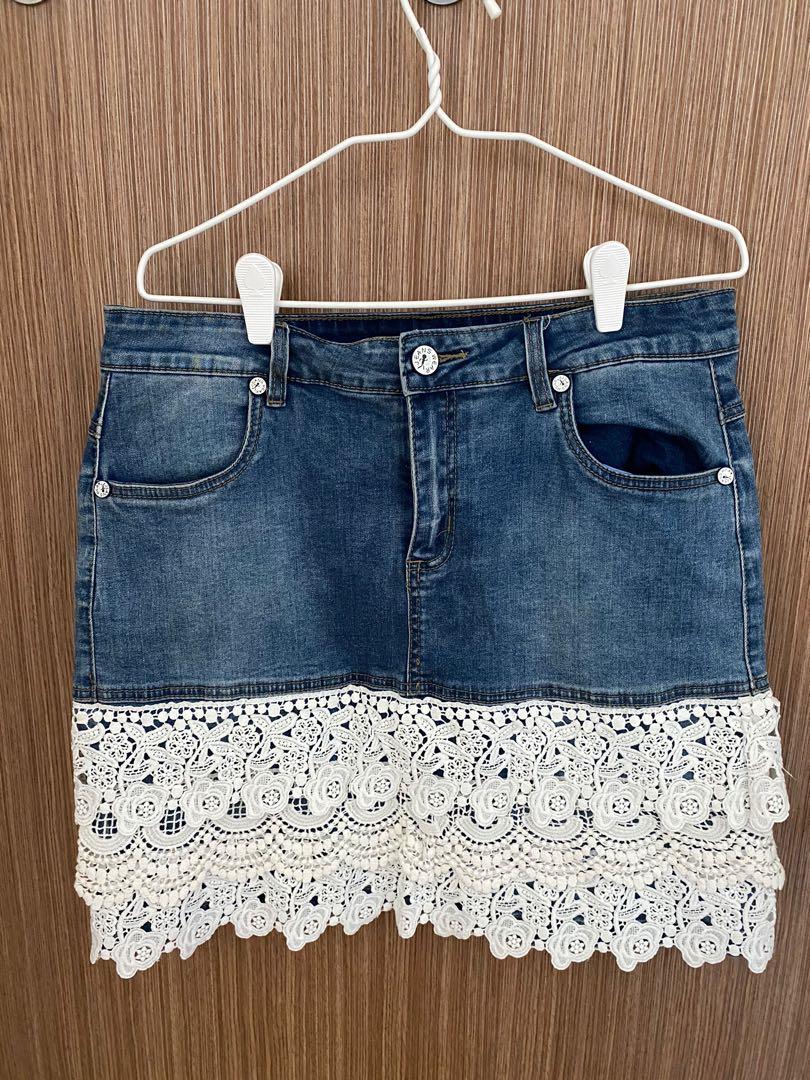 Jeans skirt with store lace